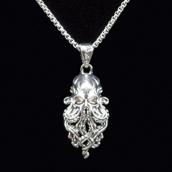 Cthulhu Pendant Necklace pendant detail